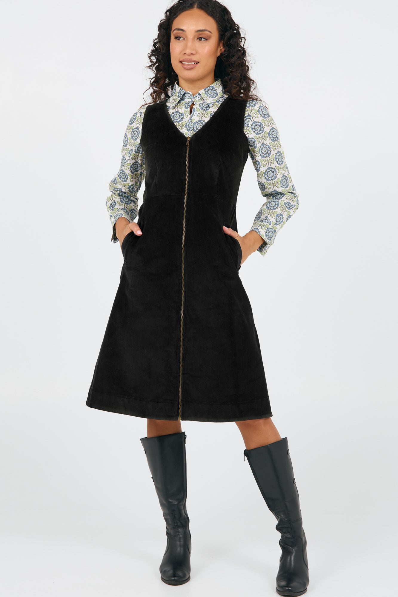 Mila Pinafore Black