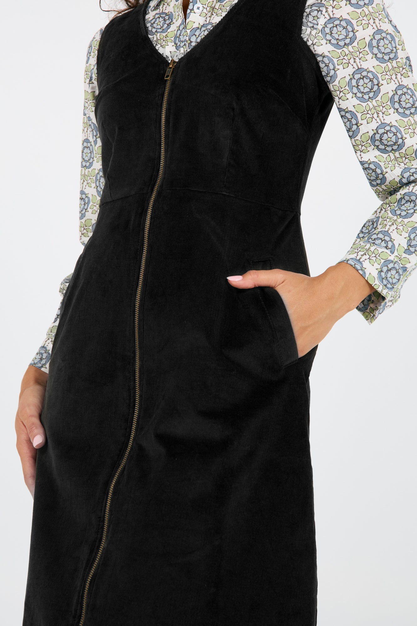 Mila Pinafore Black