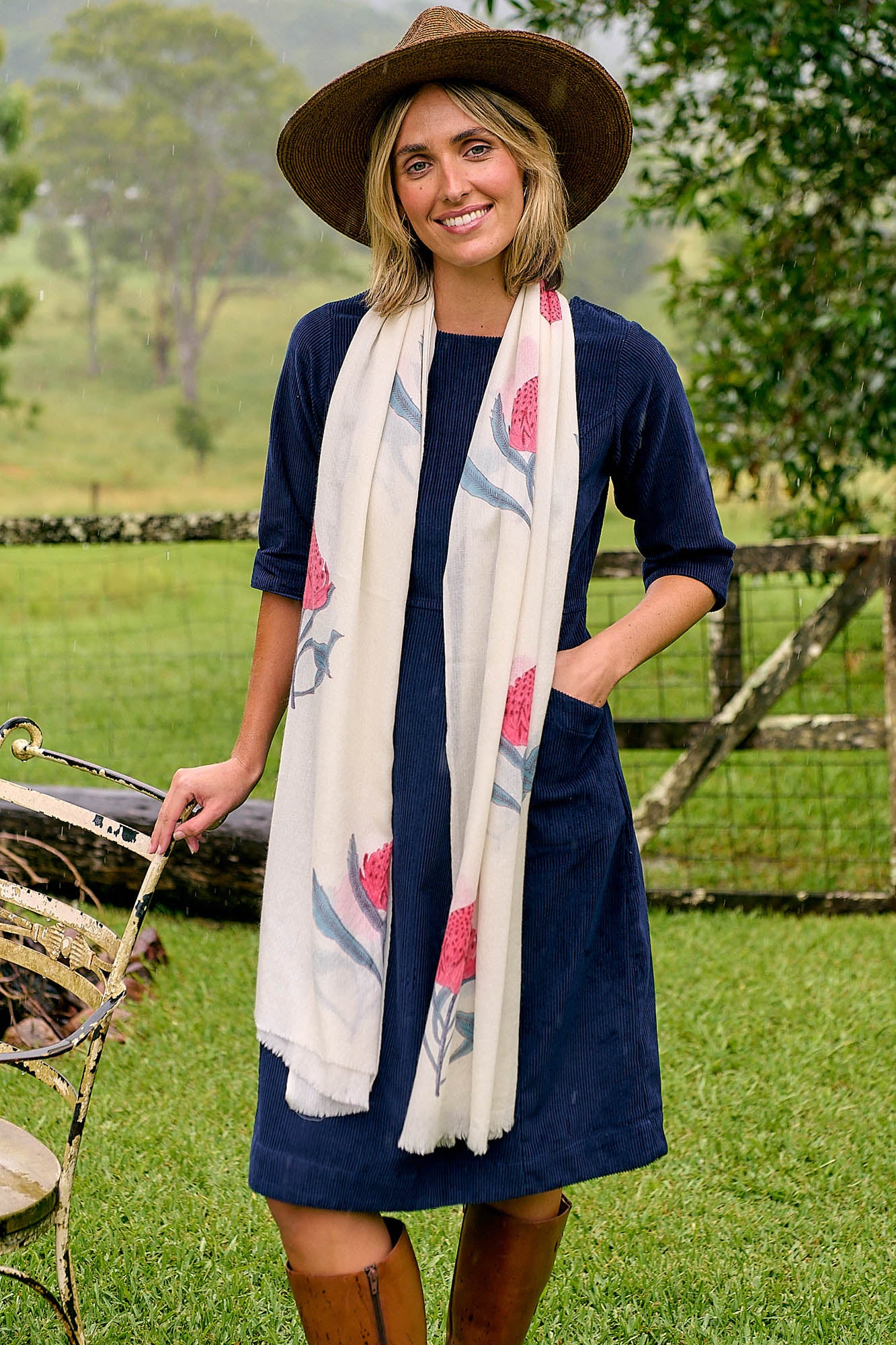 Cashmere Scarf Waratah