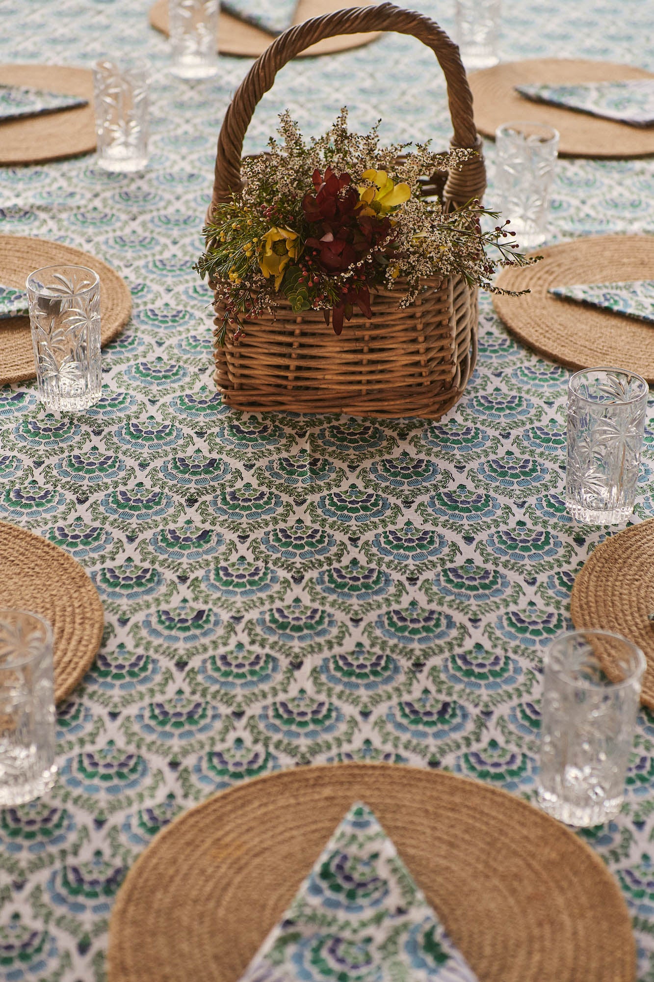 Tablecloth & Napkin Set Floral Garland